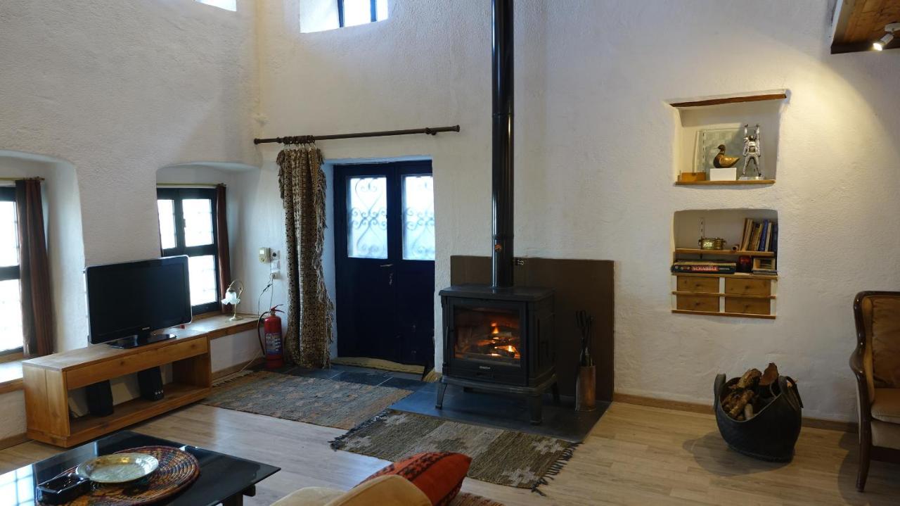 Villa The Old Olive Mill House Aegae Esterno foto