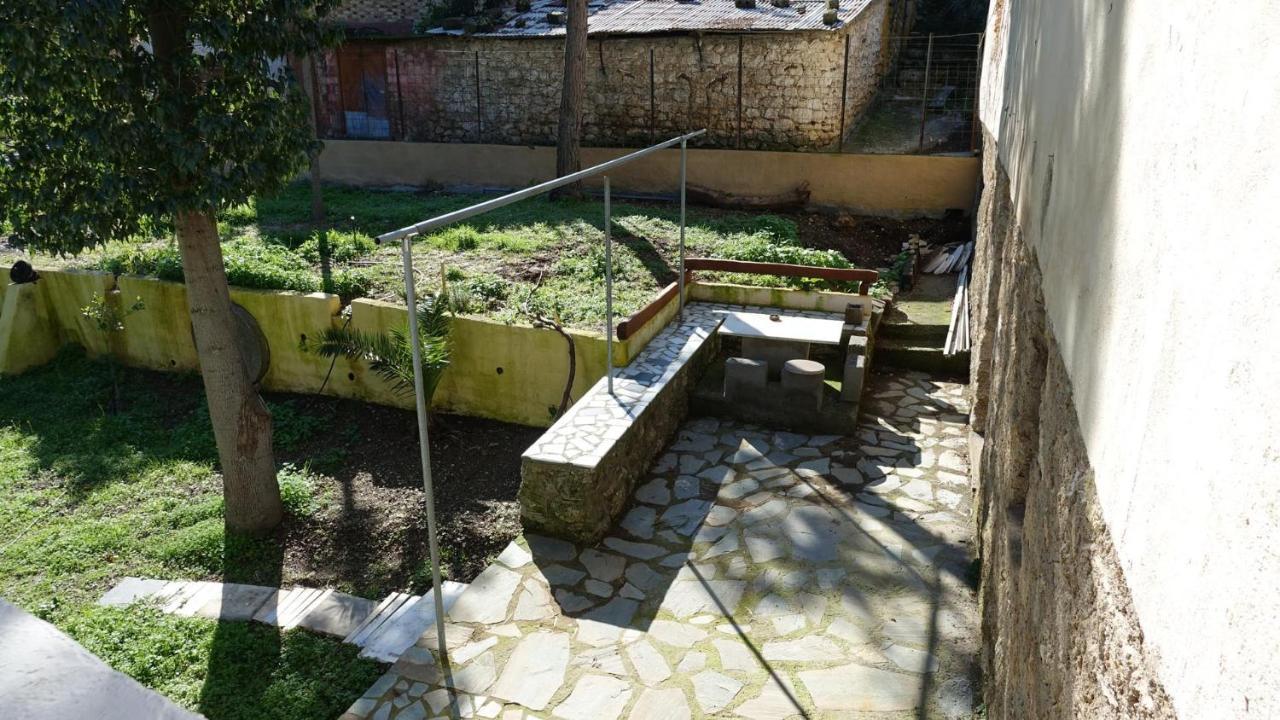 Villa The Old Olive Mill House Aegae Esterno foto