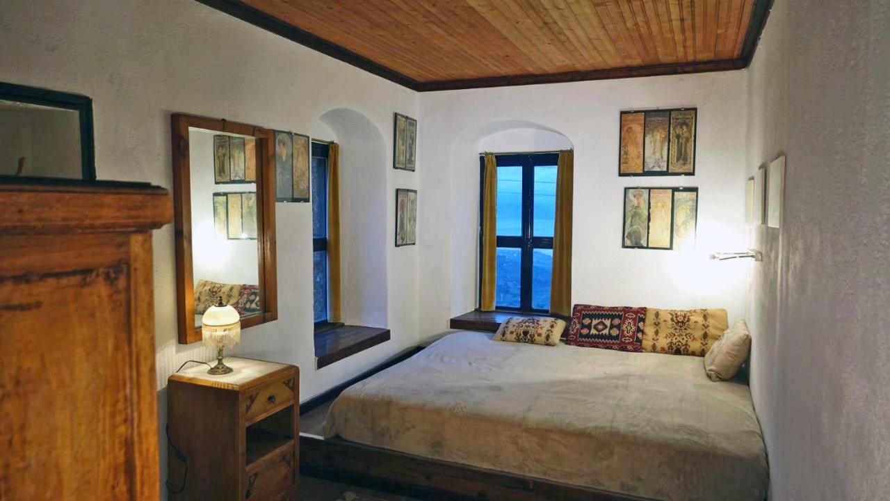 Villa The Old Olive Mill House Aegae Esterno foto