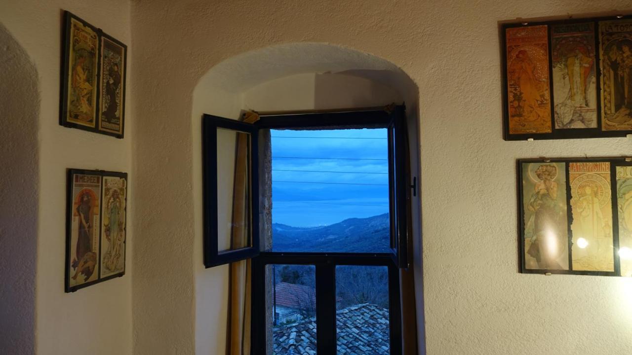 Villa The Old Olive Mill House Aegae Esterno foto