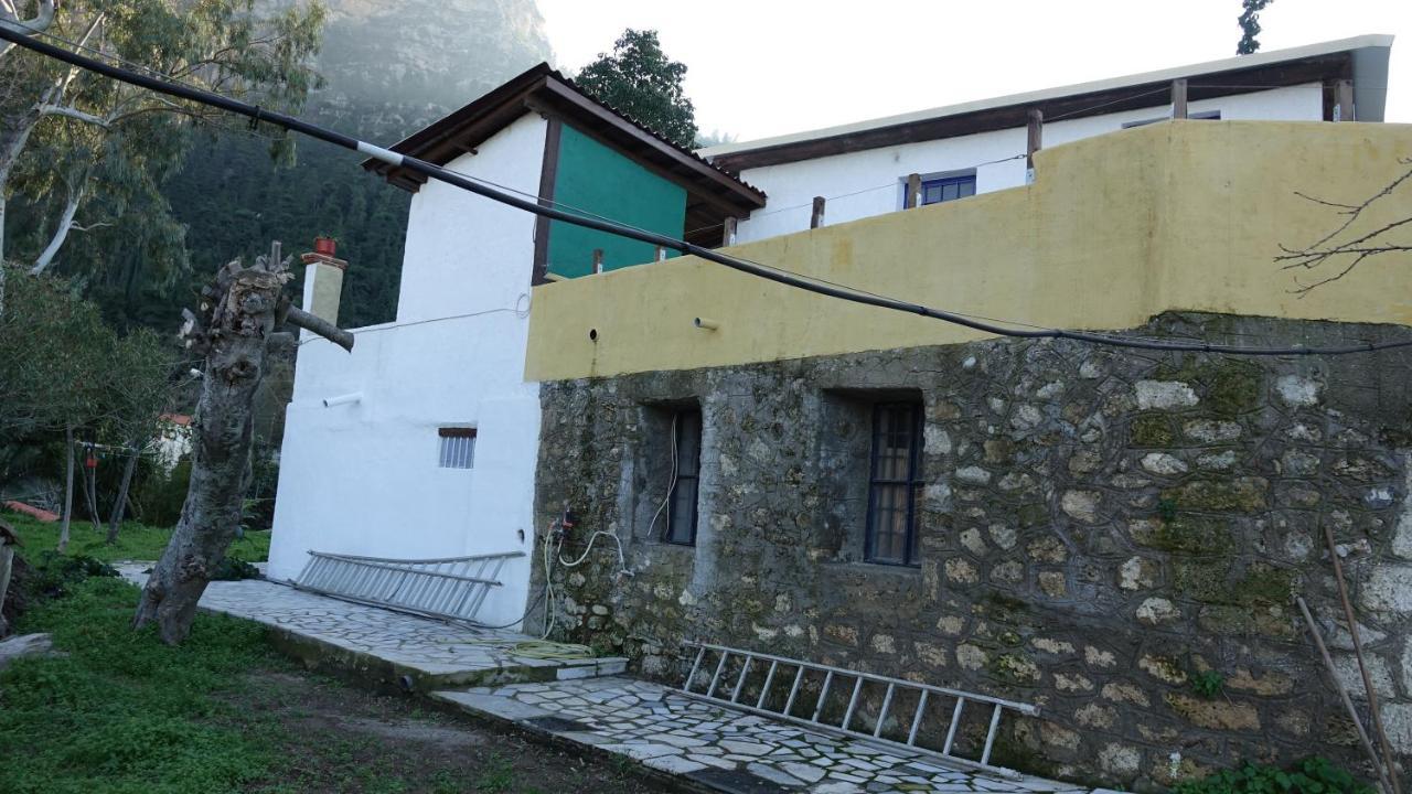 Villa The Old Olive Mill House Aegae Esterno foto