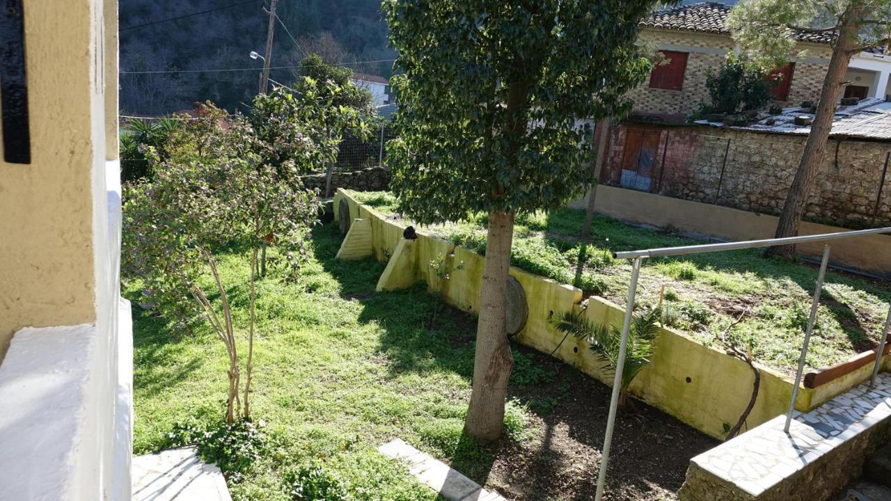 Villa The Old Olive Mill House Aegae Esterno foto